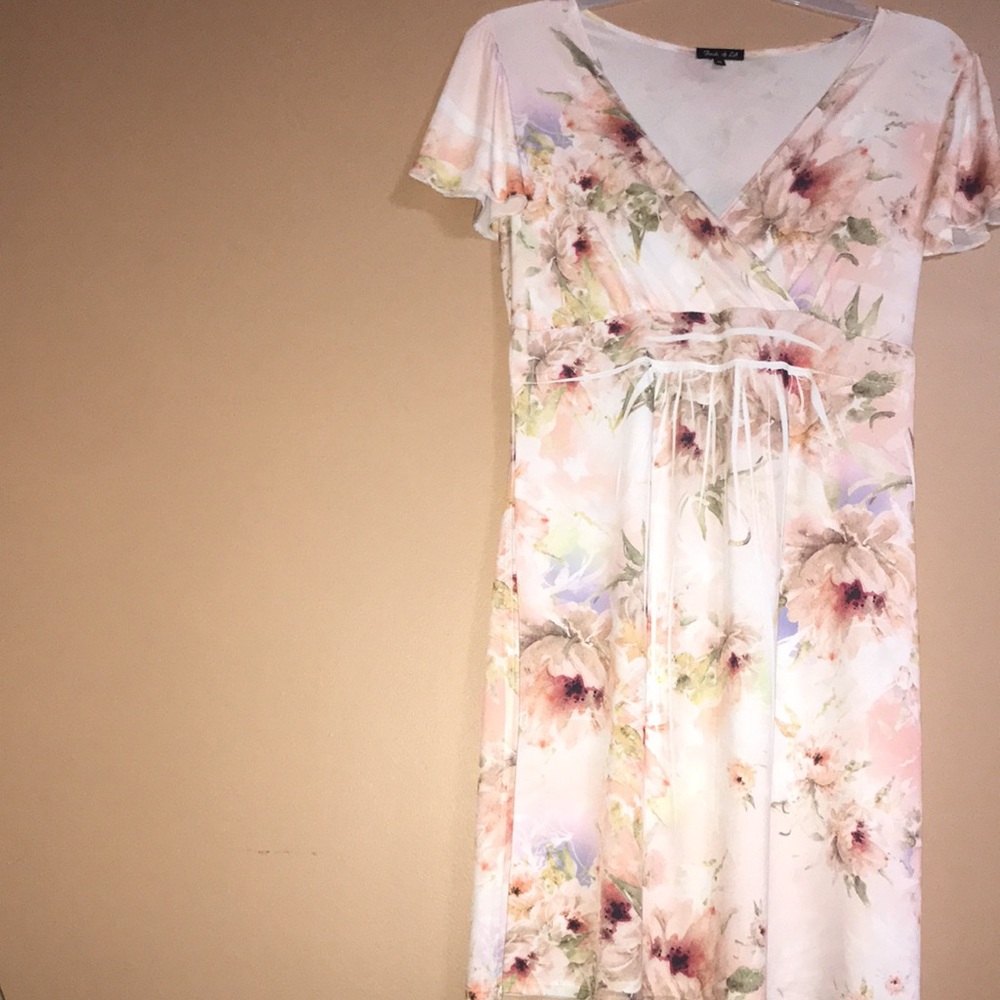 Floral V-Neck Women’s Dress Size XL - Picture 4 of 14